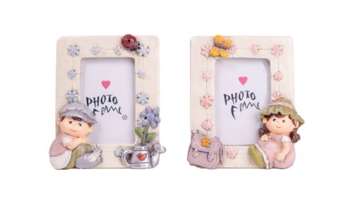 Polirezin képkeret gyerekkel, virágos  katica vagy lepke díszítéssel 8,6*9,9