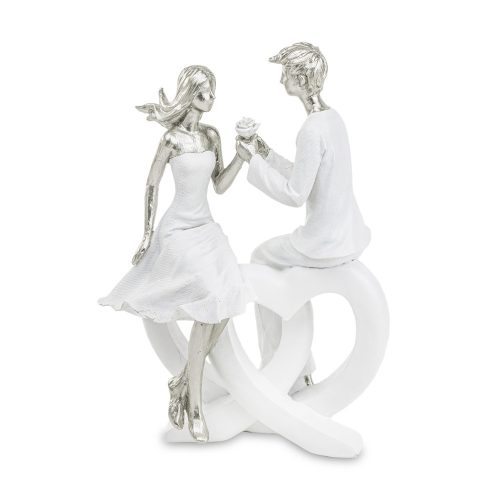 Fehér szíveken ülő pár rózsával  23x16,5x10,5cm