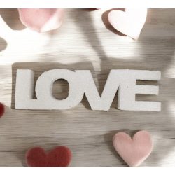 Dekor műanyag LOVE felirat fehér glitteres  25x7x2cm