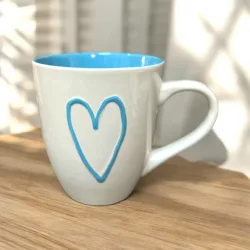   Szíves bögre fehér alapon kék szív mintával 10,5x11,5 cm