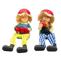Logólábú figura almával 5x9x4,5 cm 2 féle válaszható/db