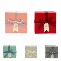 Papírdoboz 9x9x5,5 cm 5 színben válaszható/db