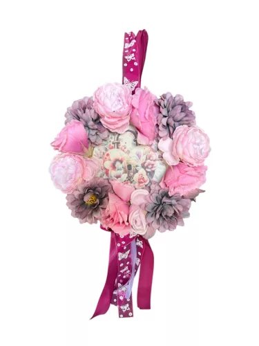 Tavaszi kopogtató élethű selyemvirággal, welcome felirattal lila-rózsaszín 20cm